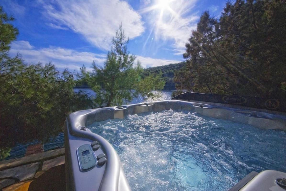 Luxury Seafront Villa My Dream With Private Pool, Jacuzzi And Staff At The Beach On Brac Island - Sumartin Selca  Buitenkant foto